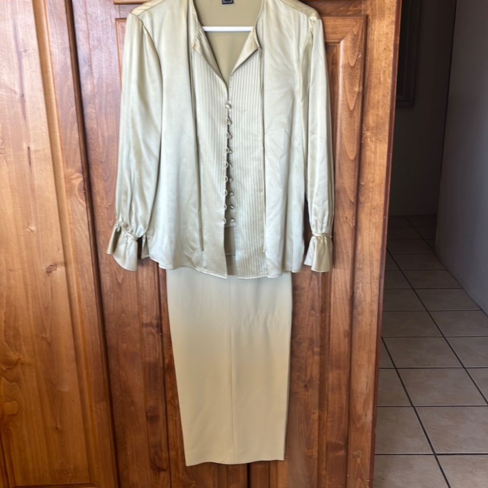 Ellen Tracy silk pants and blouse set